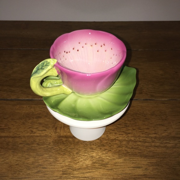 Tea Time Floral Ceramic Teacup & Saucer - Picture 5 of 15